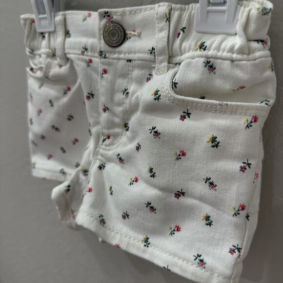 Baby Gap White Denim Floral Shortie Shorts - Picture 2 of 6